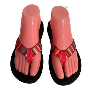 Women’s Clarks Red And Gray Stripped Thong Flip Flops. Size 7.